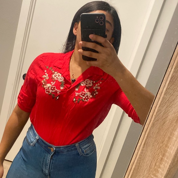 Top red - Picture 1 of 6